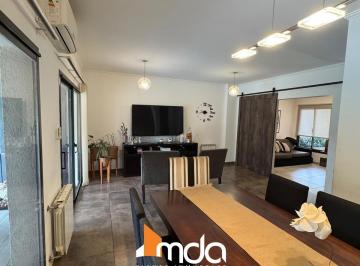 Casa · 180m² · 10 Ambientes · 2 Cocheras · Duplex en Venta Siete Soles 3 Dorm.