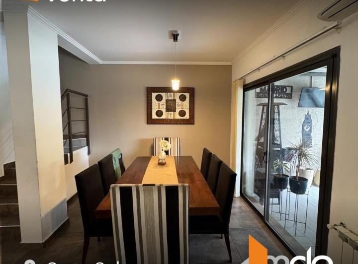 Casa · 180m² · 10 Ambientes · 2 Cocheras