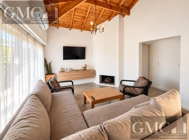 Casa · 480m² · 4 Ambientes · 2 Cocheras