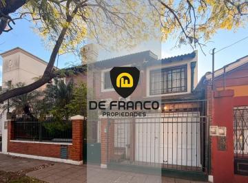 Casa · 145m² · 5 Ambientes · 1 Cochera · Venta Casa 5 Ambientes en Hurlingham