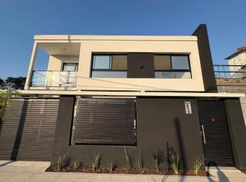 Casa · 130m² · 3 Ambientes · 1 Cochera · Casa 3 Ambientes en Venta en Ituzaingo