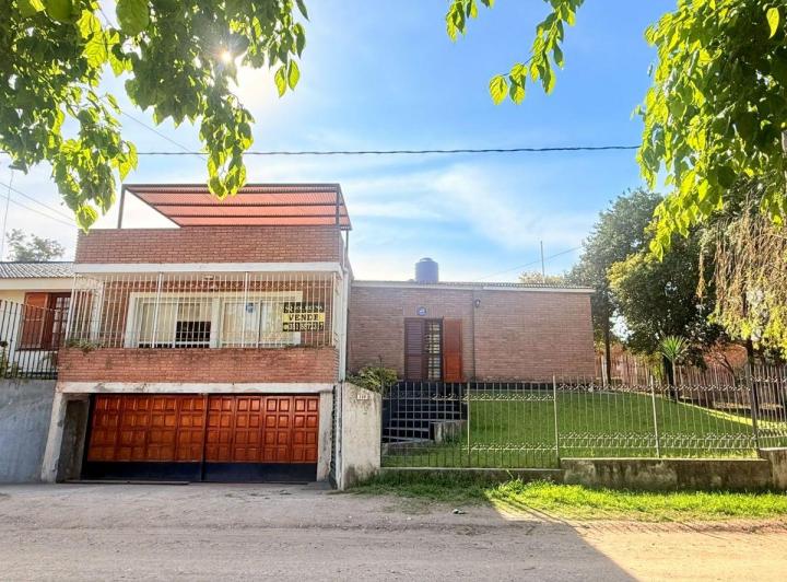 Casa · 190m² · 7 Ambientes · 2 Cocheras