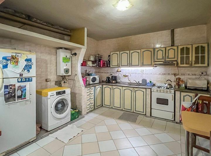 Casa · 173m² · 6 Ambientes · 1 Cochera