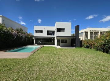 Casa · 286m² · 4 Ambientes · 2 Cocheras · Moderna Casa en Venta en El Exclusivo Barrio Cerrado Villa Pacheco, Don Torcuato