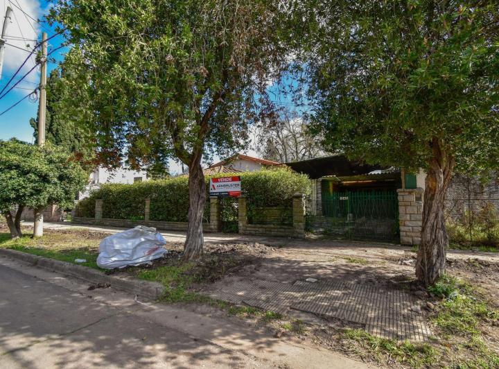Casa · 823m² · 5 Ambientes · 4 Cocheras