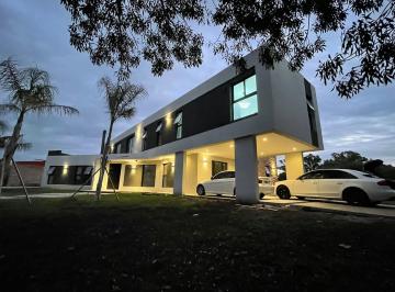 Casa · 340m² · 5 Ambientes · 3 Cocheras · Hermosa Casa 5 Ambientes en El Haras San Pablo