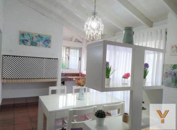 Casa · 130m² · 4 Ambientes · 2 Cocheras · Casa en Venta - 3 Dorm. 2 Baños - Benavidez