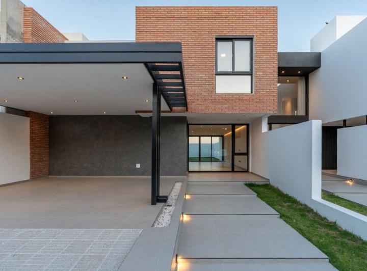 Casa · 268m² · 1 Ambiente · 2 Cocheras