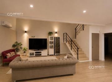 Casa · 198m² · 5 Ambientes · Casa en Santa Elena