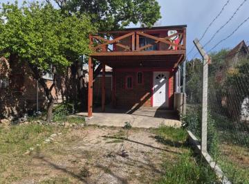 Casa · 135m² · 3 Ambientes · 1 Cochera · Venta Dos Casas en Villa Elena