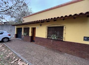 Casa de 4 ambientes, Quilmes · Casa de 4 Ambientes en Venta en Excelente Zona de Bernal, Apta Credito