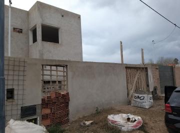 Casa · 300m² · Casa a Terminar, Barrio Los Cipreses, Cinco Saltos