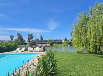 Casa · 224m² · 5 Ambientes · Casa en Venta y en Alquiler Anual - Santa Bárbara, 4 Dorm., a La Laguna