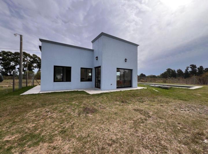 Casa · 60m² · 2 Ambientes · 3 Cocheras