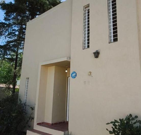 Casa · 150m² · 6 Ambientes · 1 Cochera
