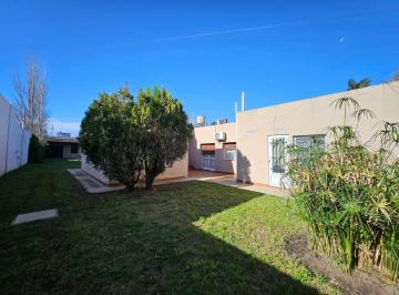 Casa · 249m² · 5 Ambientes · Casa en Venta Dos Dorm., Tres Baños. Gran Terreno con Excepcional Ubicacion, Ideal Para Invers