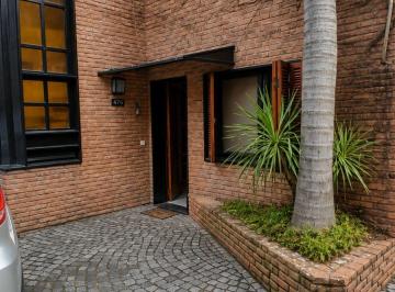 Casa · 110m² · 3 Ambientes · 1 Cochera · Alquiler Temporal Casa 3 Ambientes en Complejo Cerrado en San Isidro. Excelente Ubicación