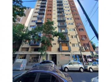 Edificio ingreso · Departamento en Torre, Muy Luminoso