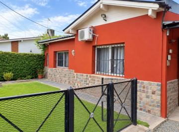 Quinta vacacional · 238m² · 3 Dormitorios · Vta Casa Quinta "Oportunidad" Fco. Alvarez, Moreno