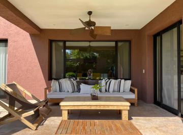 Casa · 344m² · 8 Ambientes · 2 Cocheras · Conquipropiedades - Venta - Casa en Laguna del Sol - en Exclusividad!