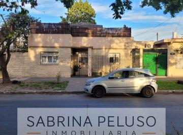 Casa · 160m² · 3 Ambientes · 1 Cochera · Venta Casa Merlo