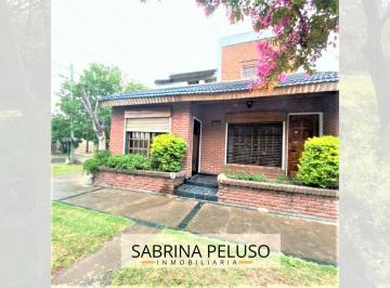 Casa · 140m² · 3 Ambientes · 1 Cochera · Venta Casa Merlo
