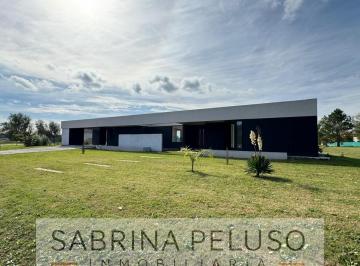 Casa · 298m² · 4 Ambientes · 2 Cocheras · Venta Casa 4 Ambientes en Club de Campo La Elina, Comarcas de Lujan