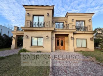 Casa · 400m² · 6 Ambientes · 2 Cocheras · Casa en Terravista