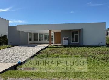 Terreno · 170m² · 4 Ambientes · 2 Cocheras · Casa en Prados del Oeste 1