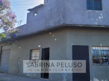 Casa · 220m² · 6 Ambientes · 1 Cochera · Venta de Casa Multifamiliar en Gregorio de Laferrere