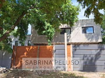 Casa · 107m² · 5 Ambientes · 2 Cocheras · Venta Casa Francisco Alvarez