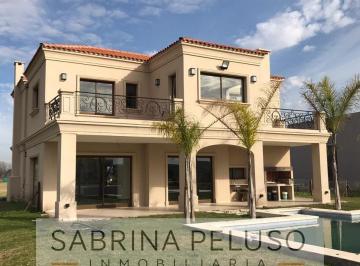 Casa · 157m² · 6 Ambientes · 2 Cocheras · Casa en Terravista