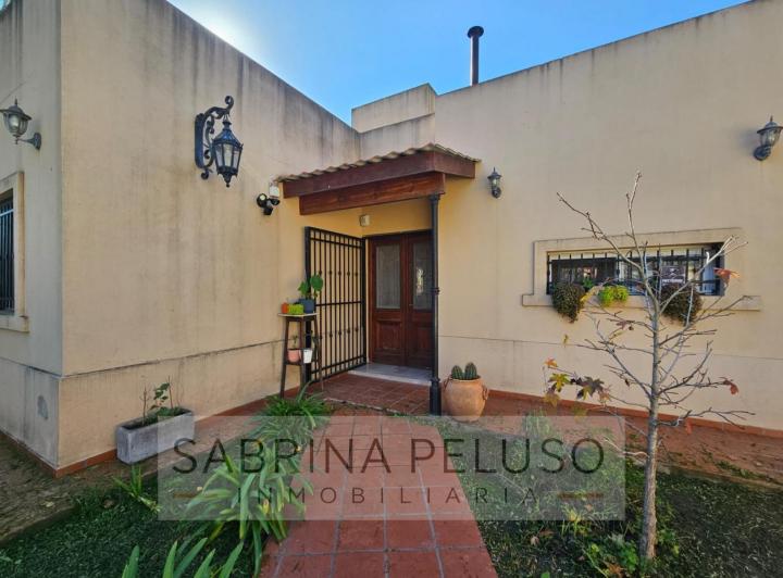 Casa · 600m² · 4 Ambientes · 1 Cochera