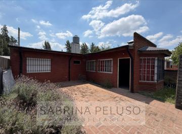 Casa · 350m² · 4 Ambientes · Casa 4 Amb en Venta - Francisco Alvarez