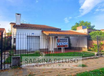 Casa · 110m² · 4 Ambientes · 1 Cochera · Venta Casa Moreno Centro Sur