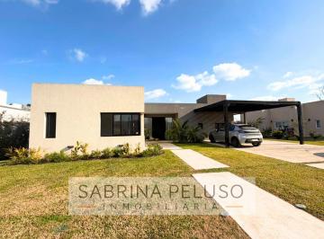 Casa · 190m² · 4 Ambientes · 4 Cocheras · Venta Casa 4 Amb - Barrio Cerrado Prados del Oeste - La Reja/moreno