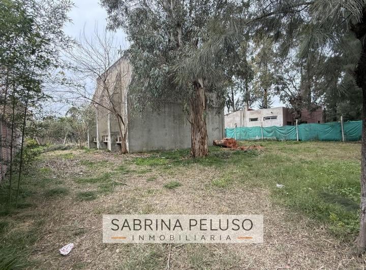 Terreno · 742m²