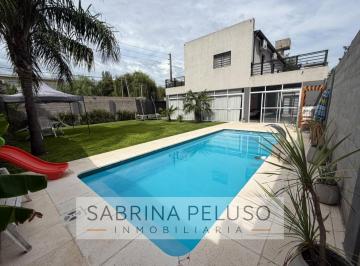 Quinta vacacional · 300m² · 6 Ambientes · 3 Cocheras · Venta Quinta La Reja