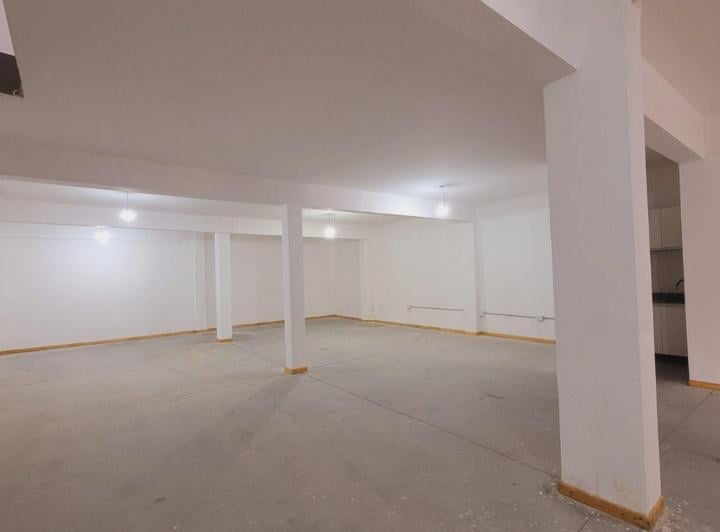 Local comercial · 174m²