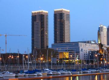 Departamento de 2 ambientes, Puerto Madero · Puerto Madero, Increíble Vista a Rio, 1 Dormitorio, 1 Baño y Toilette, 1 Cochera Fija, Pileta