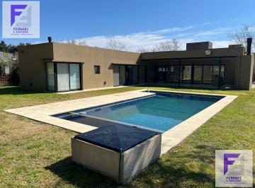 Casa · 195m² · 4 Ambientes · 3 Cocheras · Alquiler Casa Barrio Náutico El Cazal Escobar