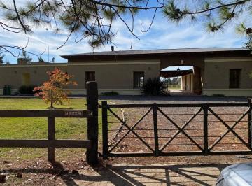 Casa de 7 ambientes, Exaltación de la Cruz · Increíble Casa en Club de Campo con Pileta, Caballerizas y Amplio Lote!