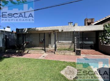 Casa · 153m² · 4 Ambientes · 2 Cocheras · Casa de 3 Dorm. con Cochera en Venta Alberdi