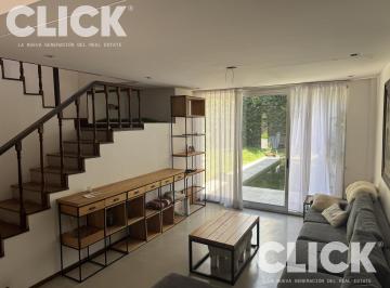 Casa · 230m² · 5 Ambientes · 1 Cochera · Casa en Alquiler de 5 Ambientes con Pileta y Cochera!