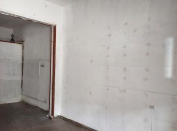 Local comercial · 24m² · 1 Ambiente · Local en Alquiler - Monoambiente 1 Baño - 24 m - Esteban Echeverría