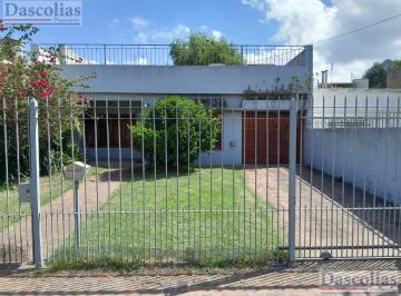 Casa · 323m² · 3 Ambientes · 2 Cocheras · Muy Linda Casa en Llavallol