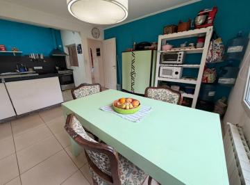 Casa · 153m² · 6 Ambientes · 2 Cocheras · Casa Familiar B° Buena Vista El Bolsón