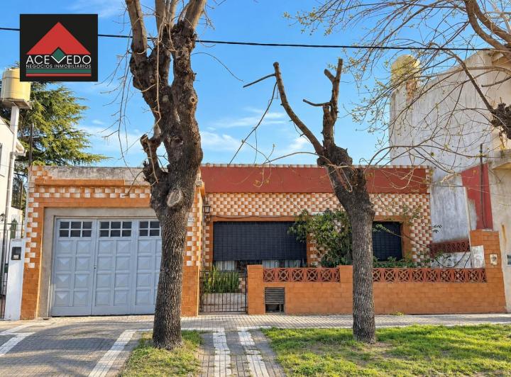 Casa · 107m² · 4 Ambientes · 1 Cochera