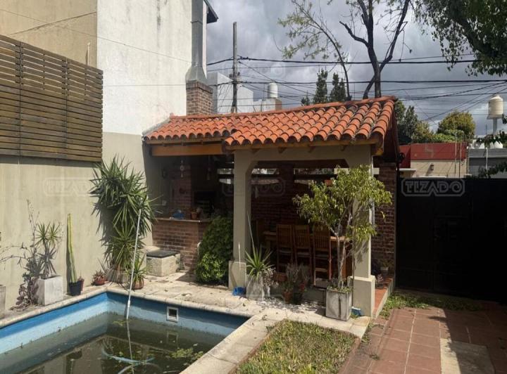 Casa · 180m² · 5 Ambientes · 2 Cocheras