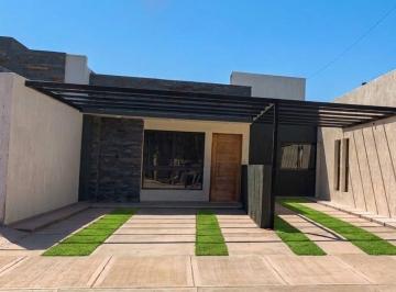 Casa · 80m² · 2 Ambientes · 1 Cochera · Casa con Entrega Inmediata Bº Vista Oliva - Maipu